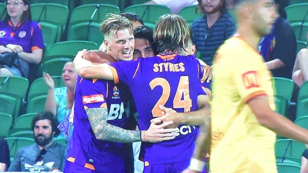 パースグローリー5 3アデレードユナイテッド ダゴスティーノがxnumxゴールのスリラーでxnumx倍の得点 いつでもサッカー